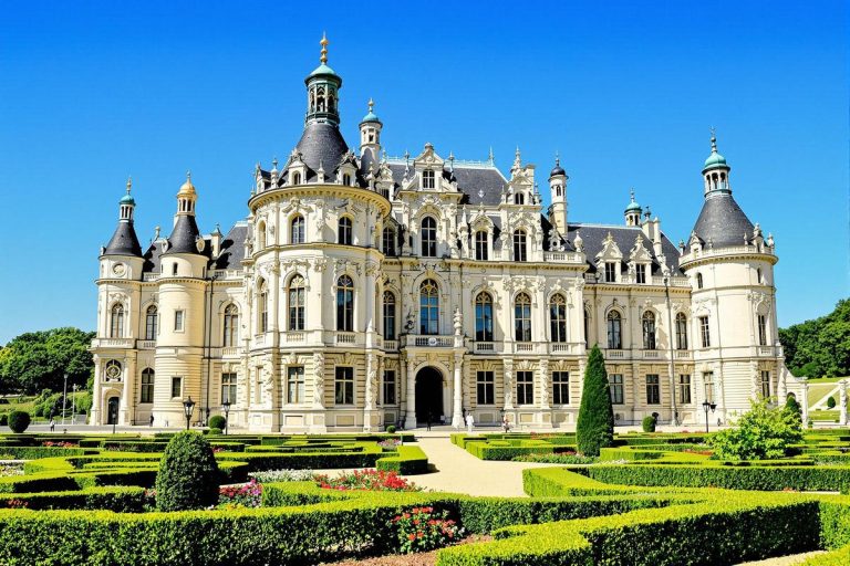 Ce château de Seine-et-Marne peut vous perdre dans ses 1500 pièces millénaires.jpg