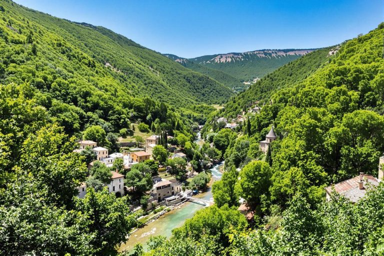 Cette vallée des Cévennes, ignorée par la plupart, est un véritable sanctuaire hors des sentiers battus.jpg