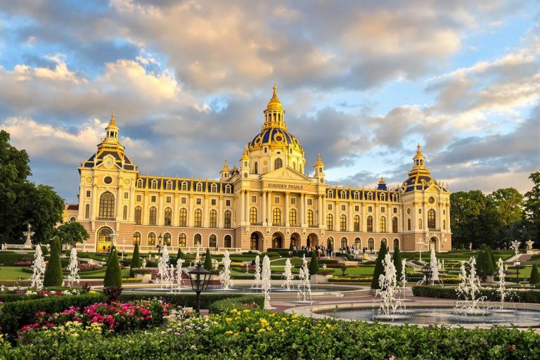 Europe : les 5 palais royaux à visiter au moins une fois.jpg