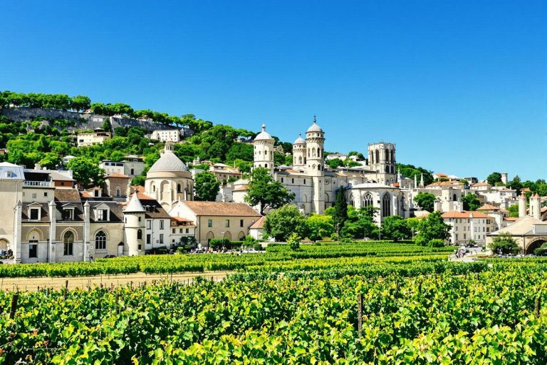 Moins réputée que Lyon, cette ville de la vallée du Rhône étonne par sa richesse historique.jpg